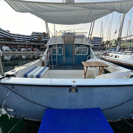 !!Boat With Ac In Port Forum 2 Bikes Included!! Hotel Sant Adria de Besos Exterior photo