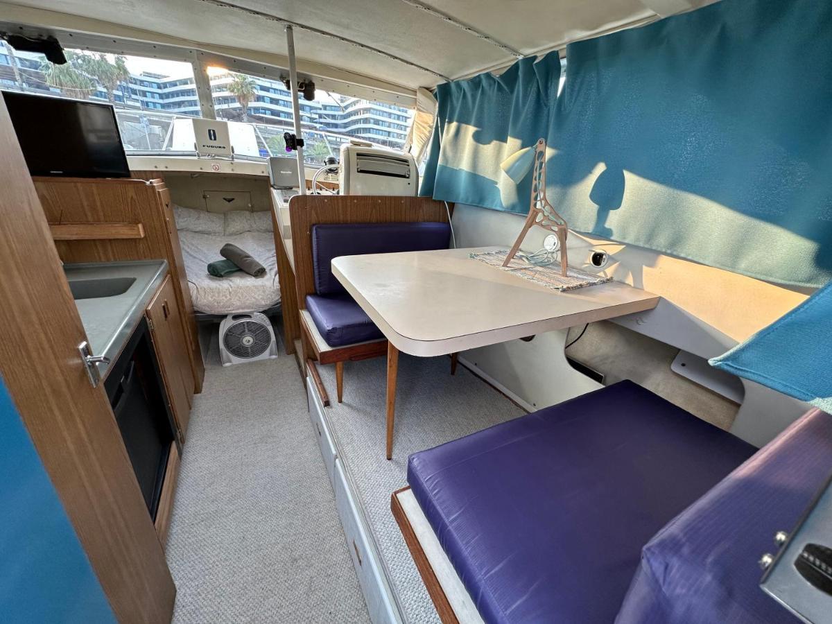 !!Boat With Ac In Port Forum 2 Bikes Included!! Hotel Sant Adria de Besos Exterior photo