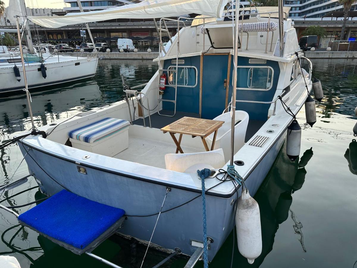 !!Boat With Ac In Port Forum 2 Bikes Included!! Hotel Sant Adria de Besos Exterior photo