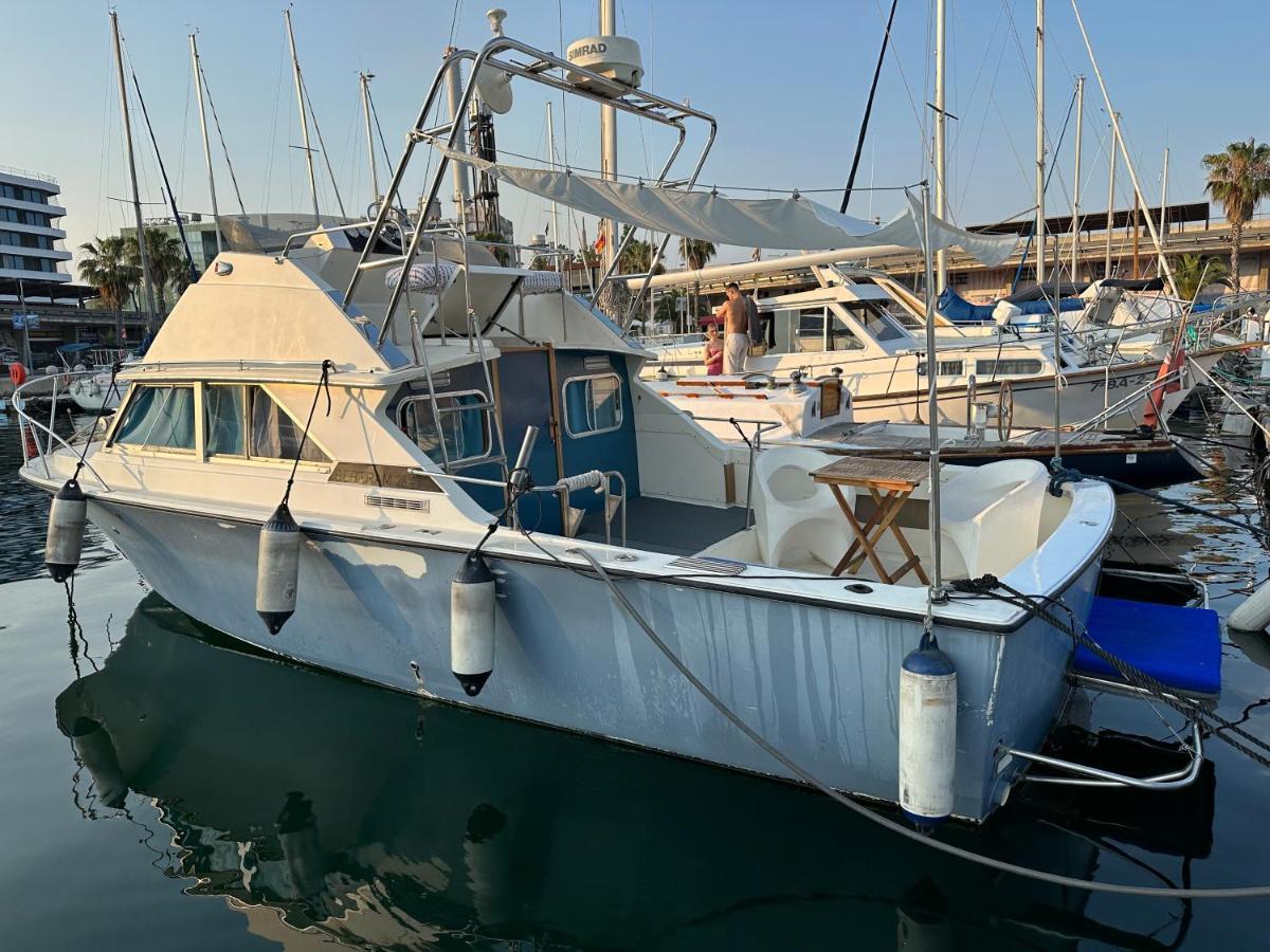 !!Boat With Ac In Port Forum 2 Bikes Included!! Hotel Sant Adria de Besos Exterior photo